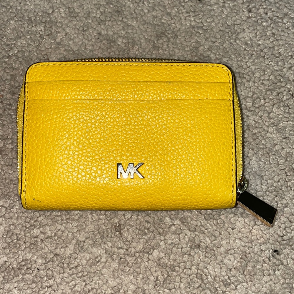 Michael Kors zip wallet